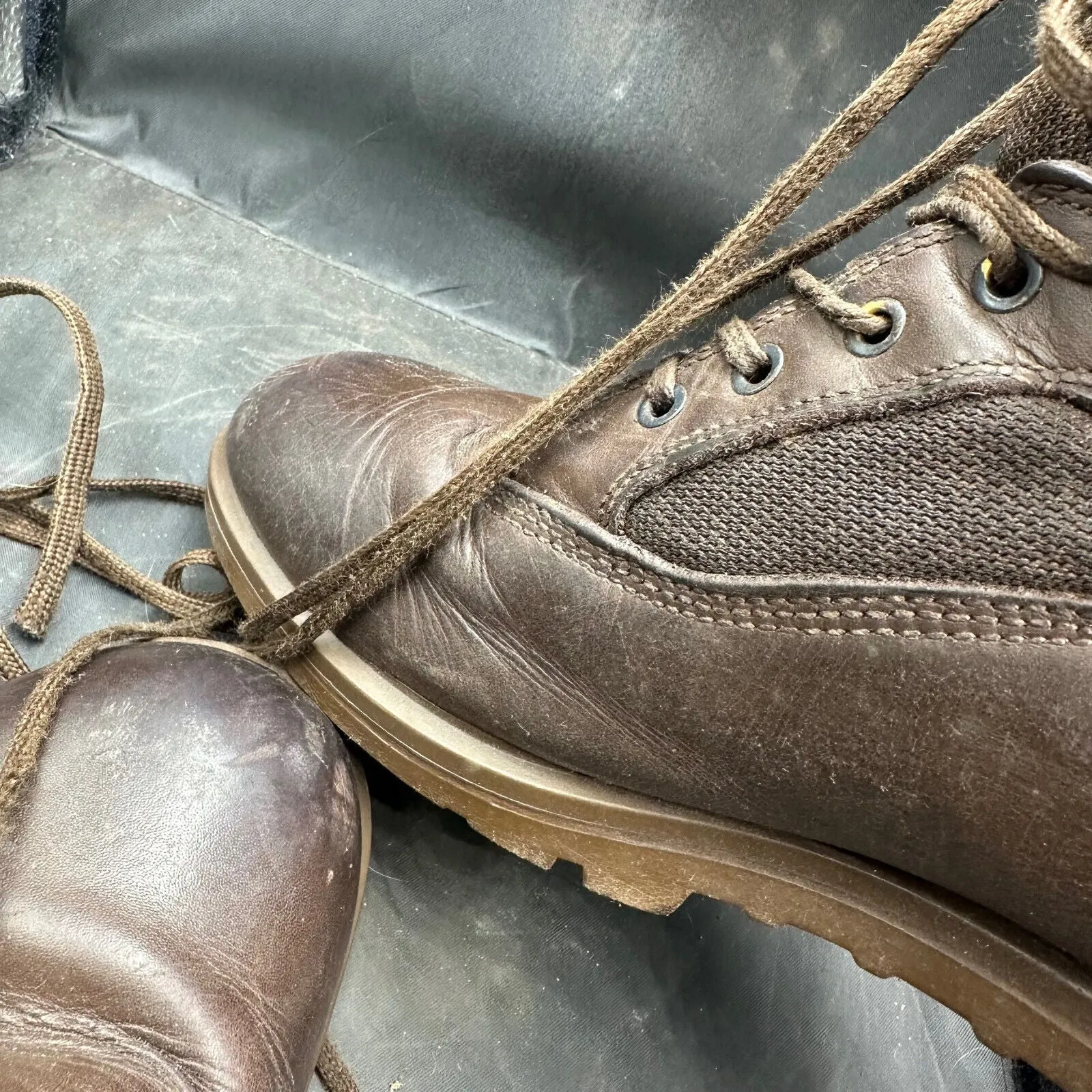 British Army Brown Leather YDS High Top Combat Patrol Boots- Size EU 47 - UK 13W