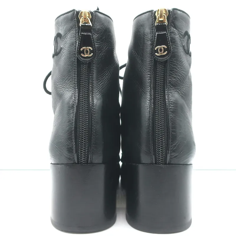 Chanel Cap Toe Combat Boots Black Leather & Patent Size 39 Lace-Up Ankle Boots