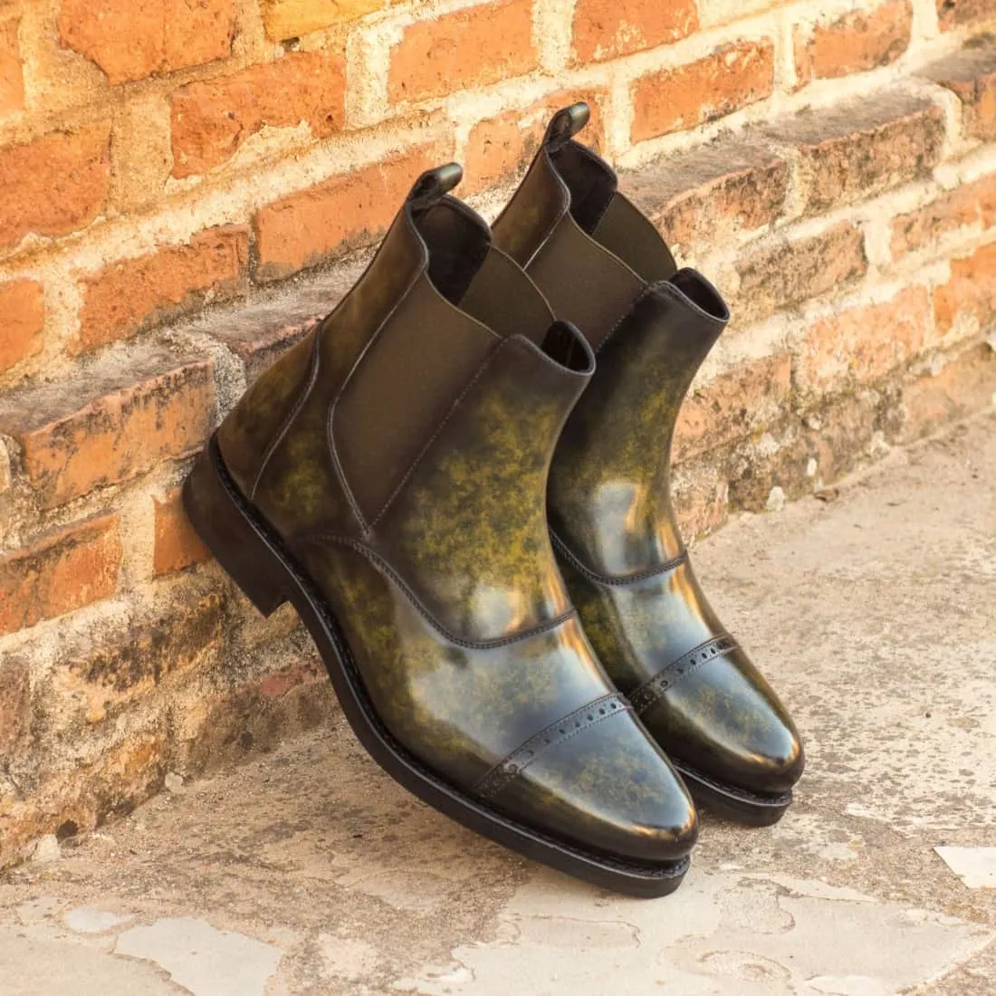 Cheslea Boots Cut en cuir patiné vert forêt - Semelles Dainite®