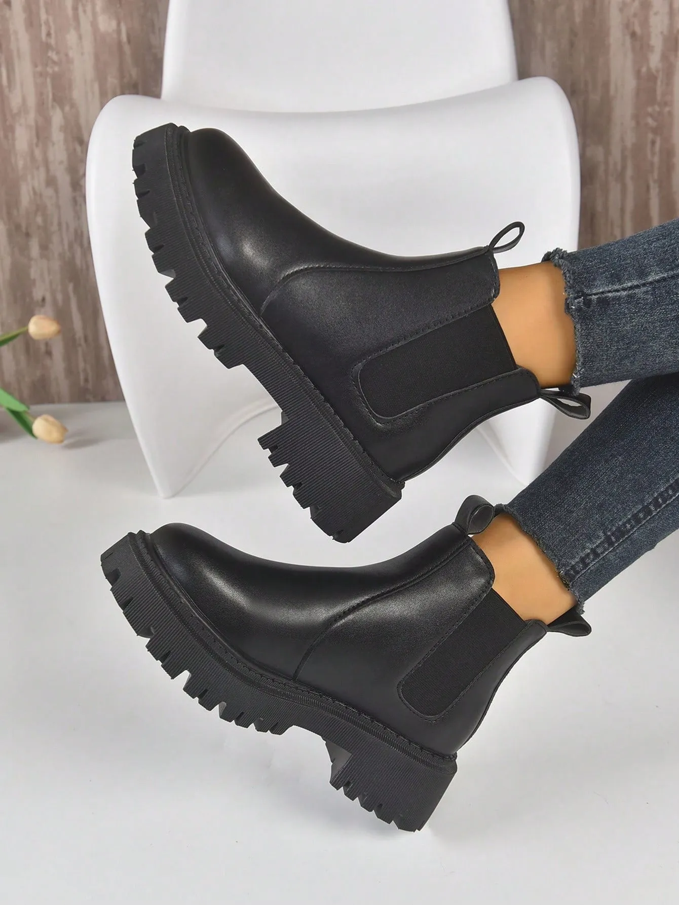 Chunky Chelsea Boots - Black- FD ⚡