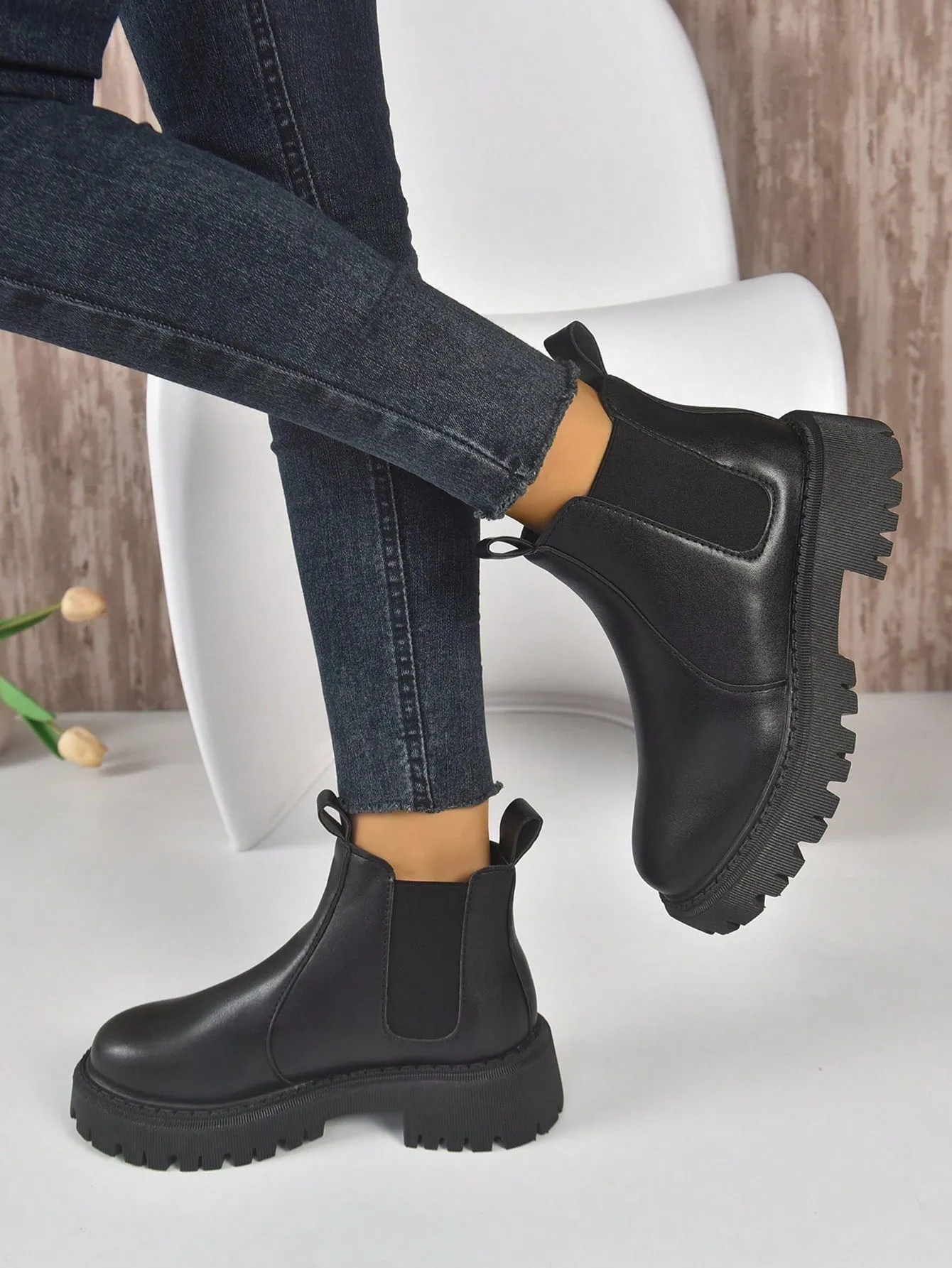 Chunky Chelsea Boots - Black- FD ⚡