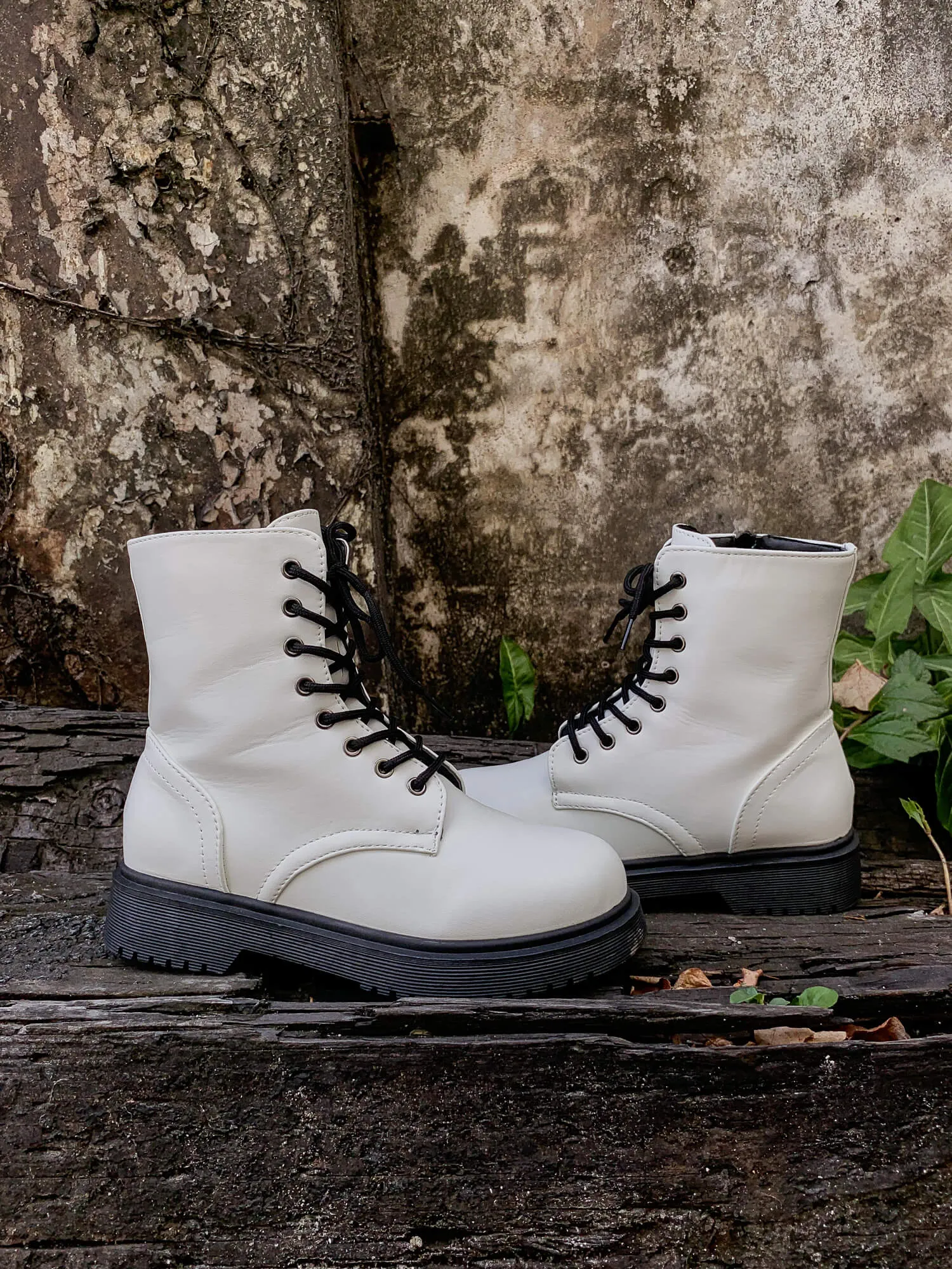 Classic Martin Boot - White