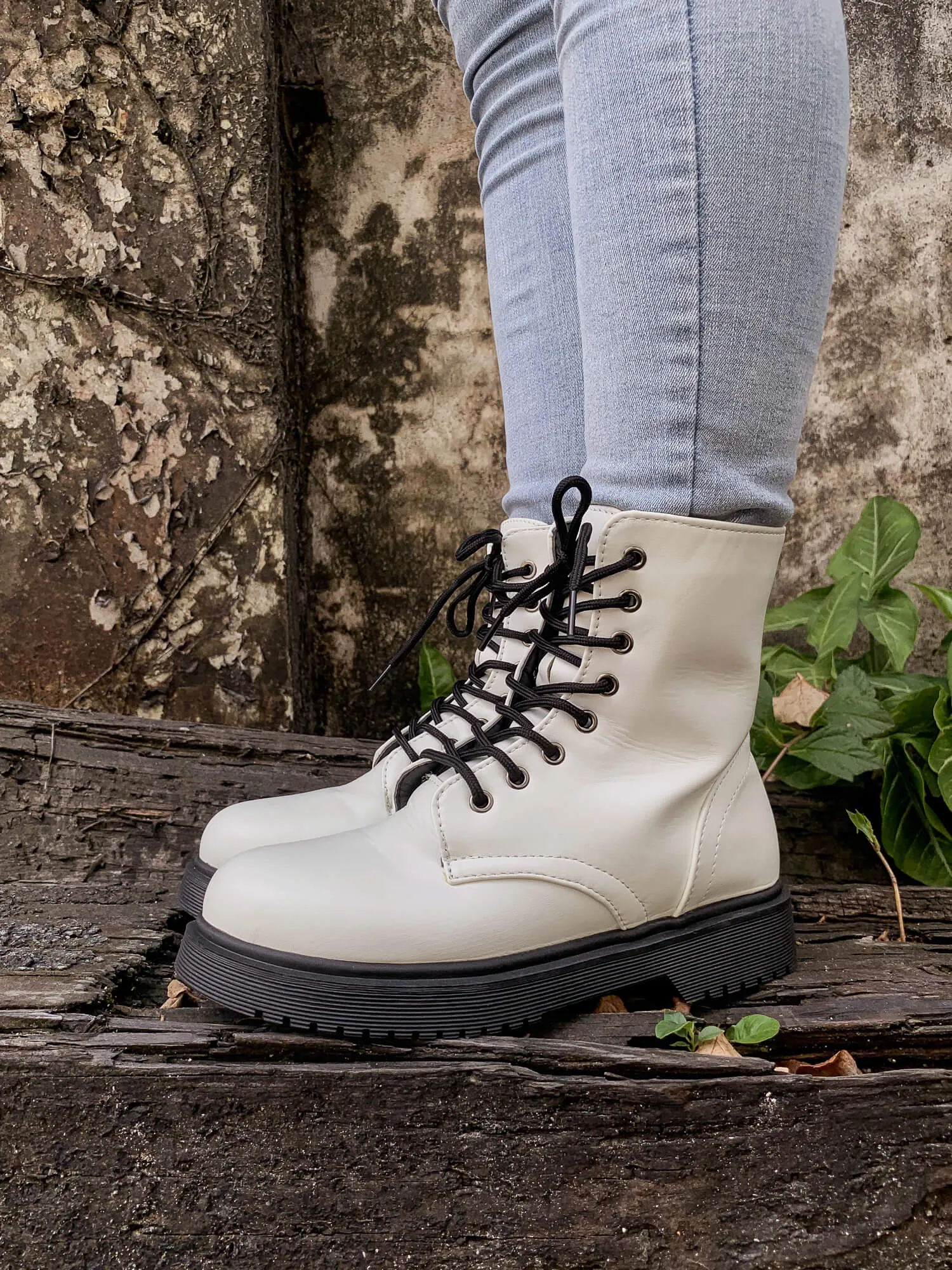 Classic Martin Boot - White