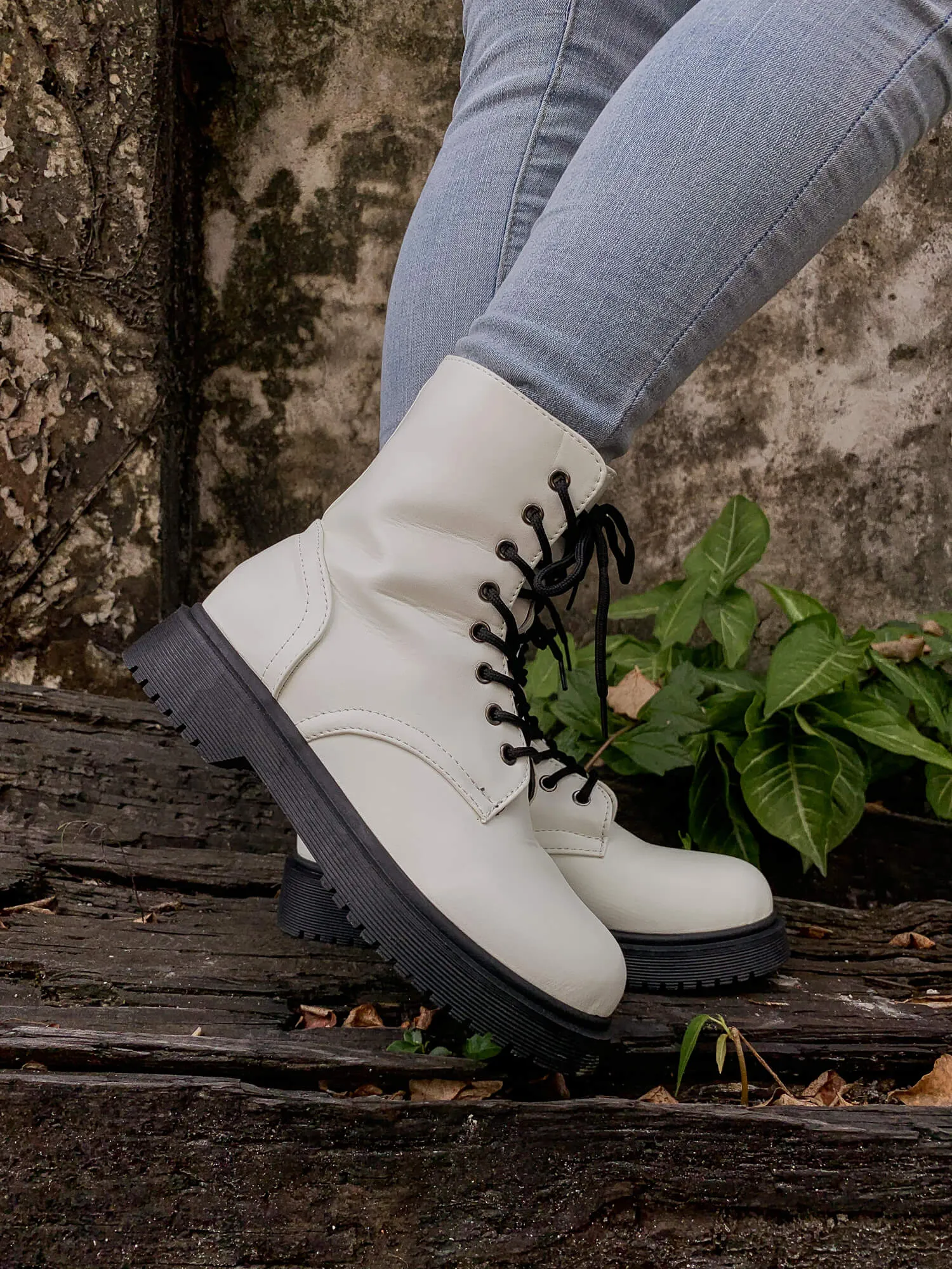 Classic Martin Boot - White