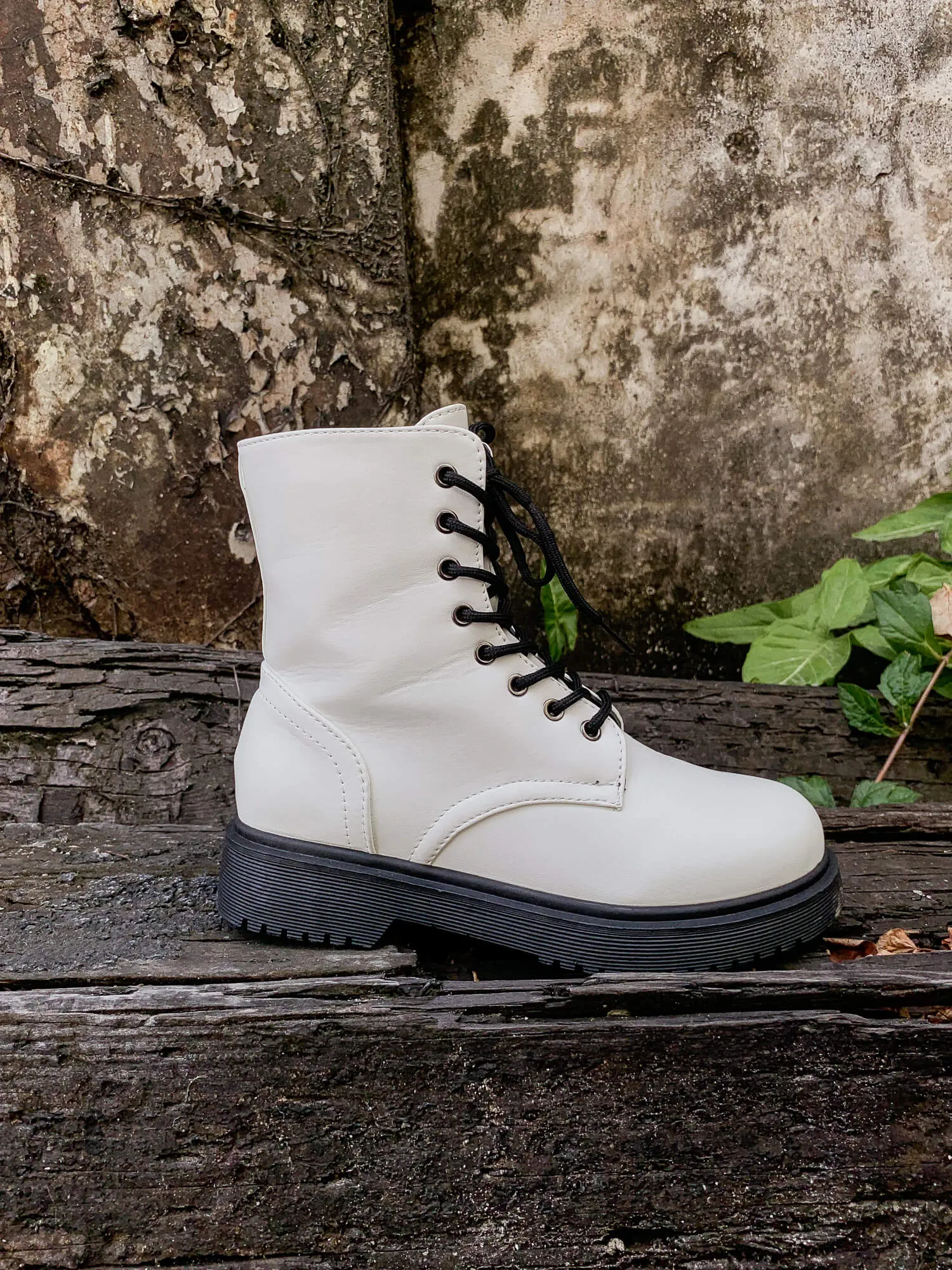 Classic Martin Boot - White
