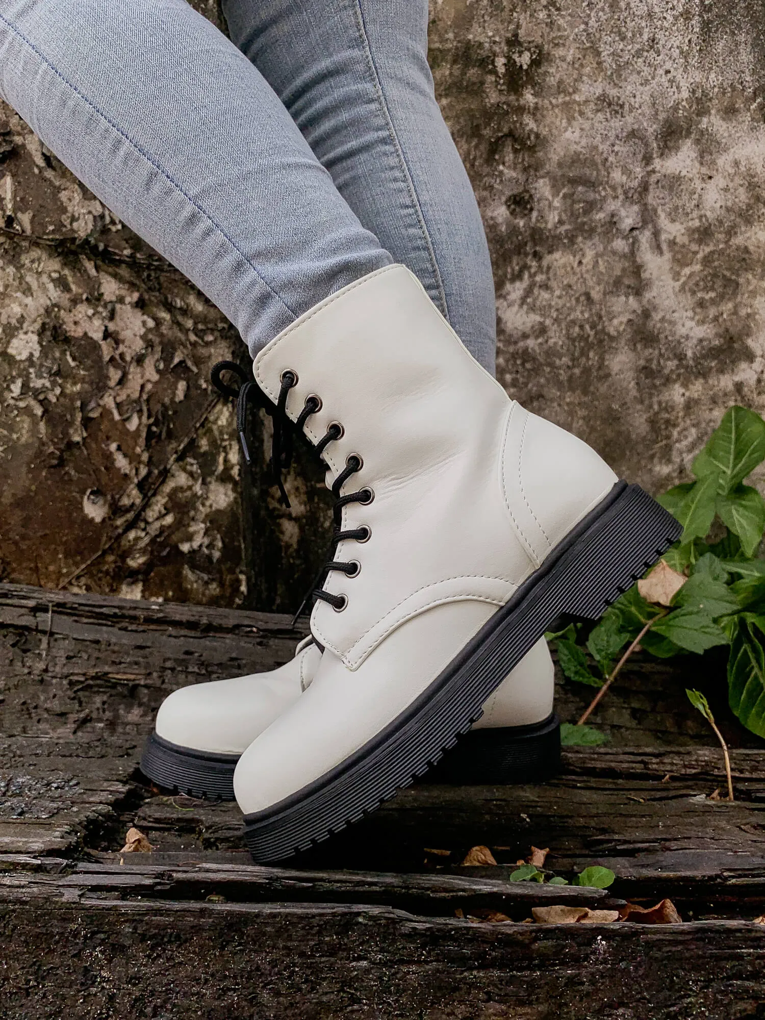 Classic Martin Boot - White