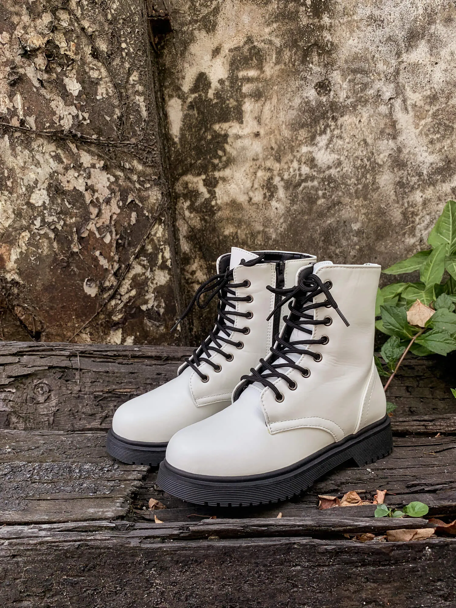 Classic Martin Boot - White