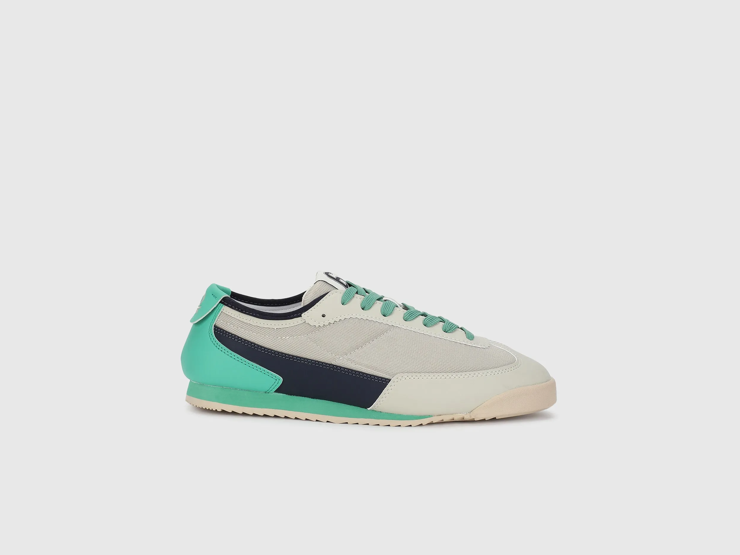 Men PU Mesh Colorblocked Sneakers