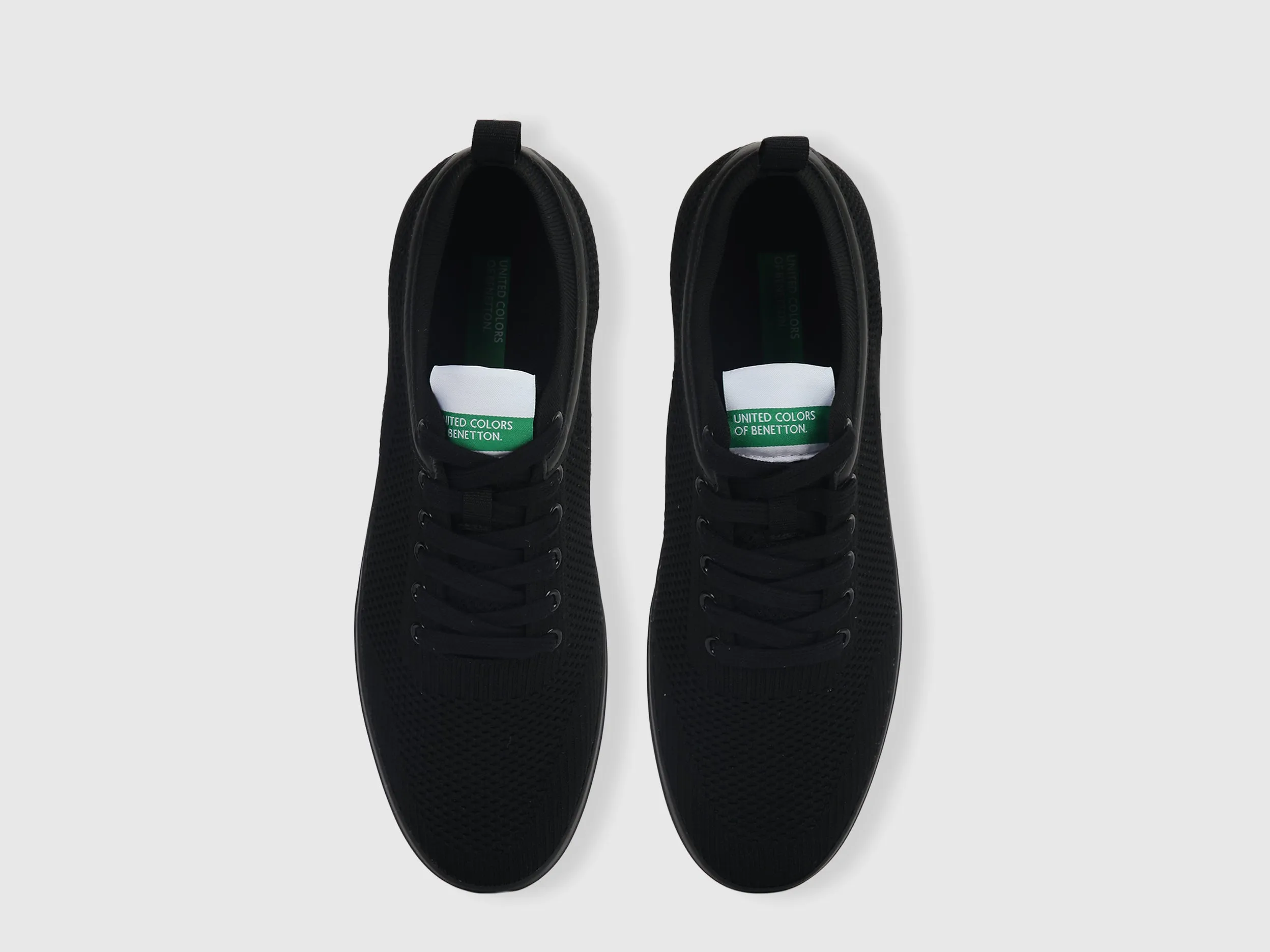 Men Textured Lace-up Sneakers