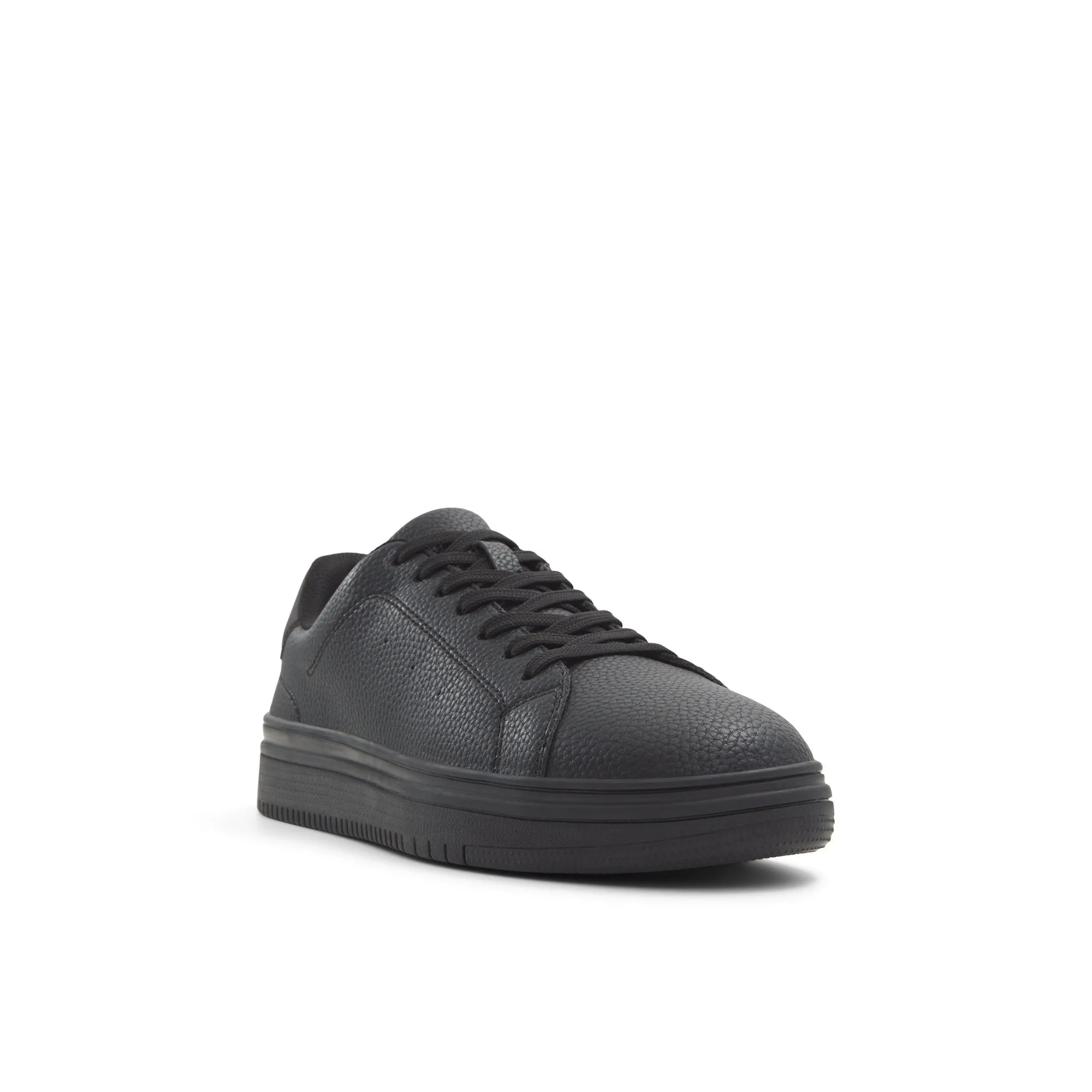 Newcomb / Sneakers