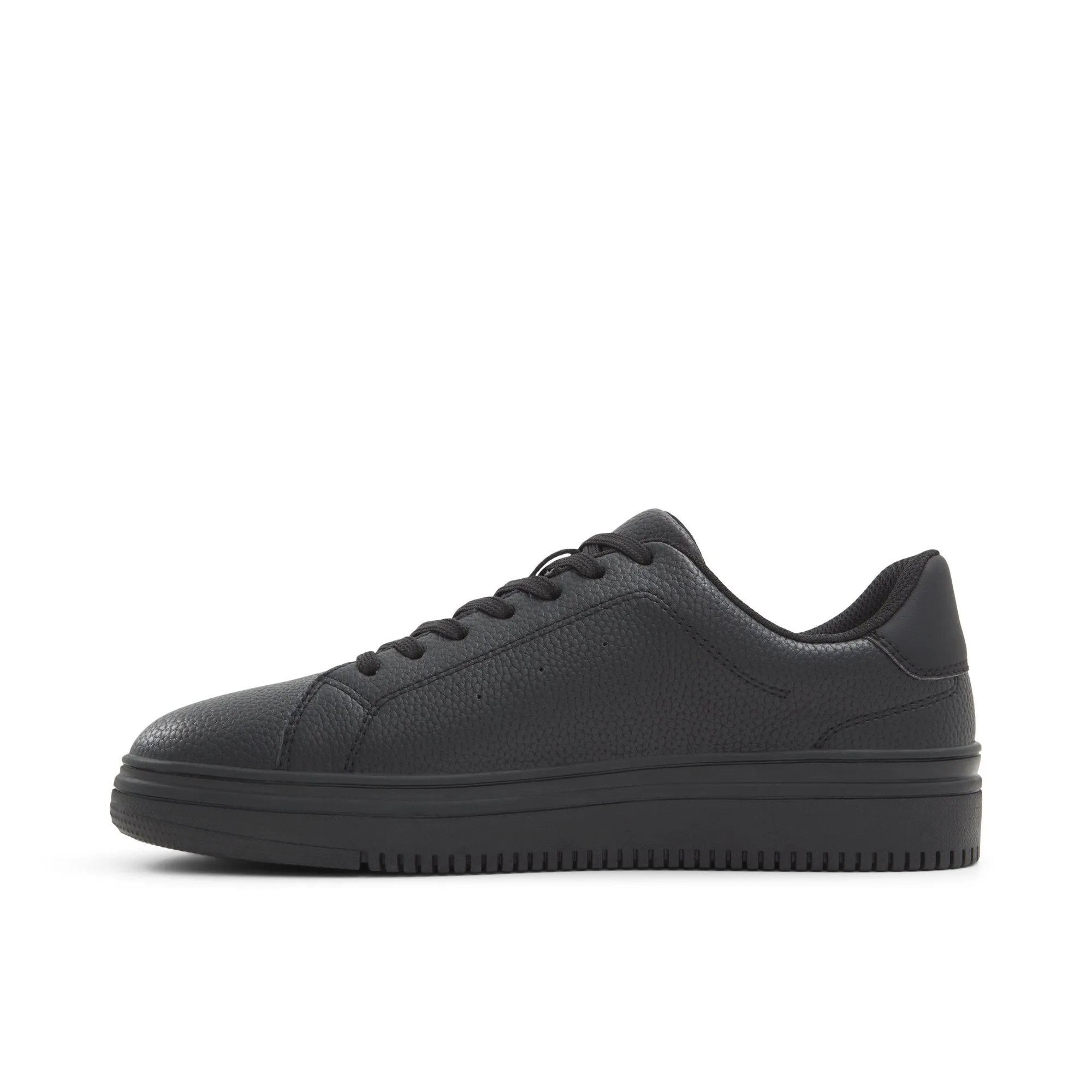 Newcomb / Sneakers
