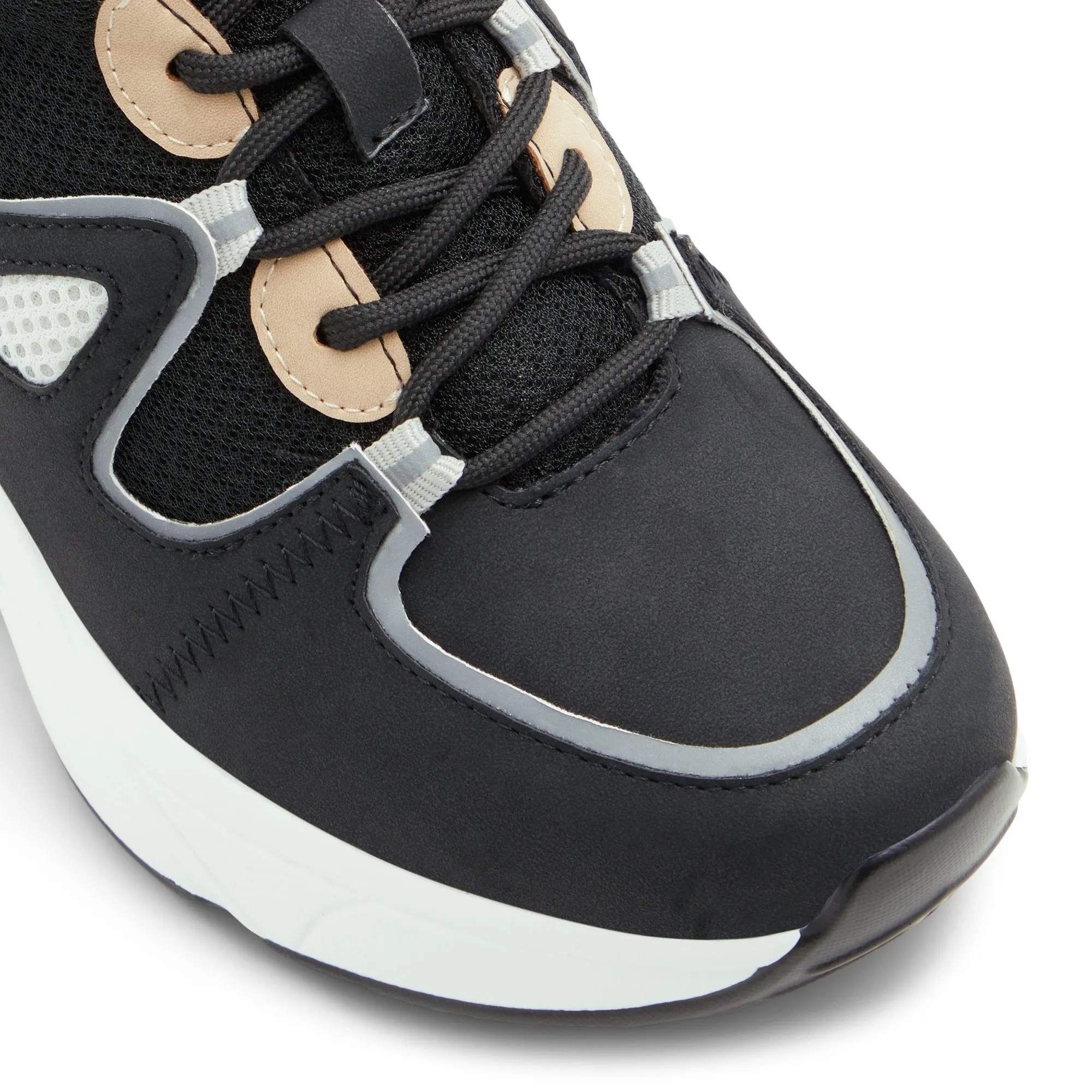 Ozzie / Sneakers
