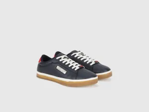 Perforated Pattern Lace-Up Casual Sneakers
