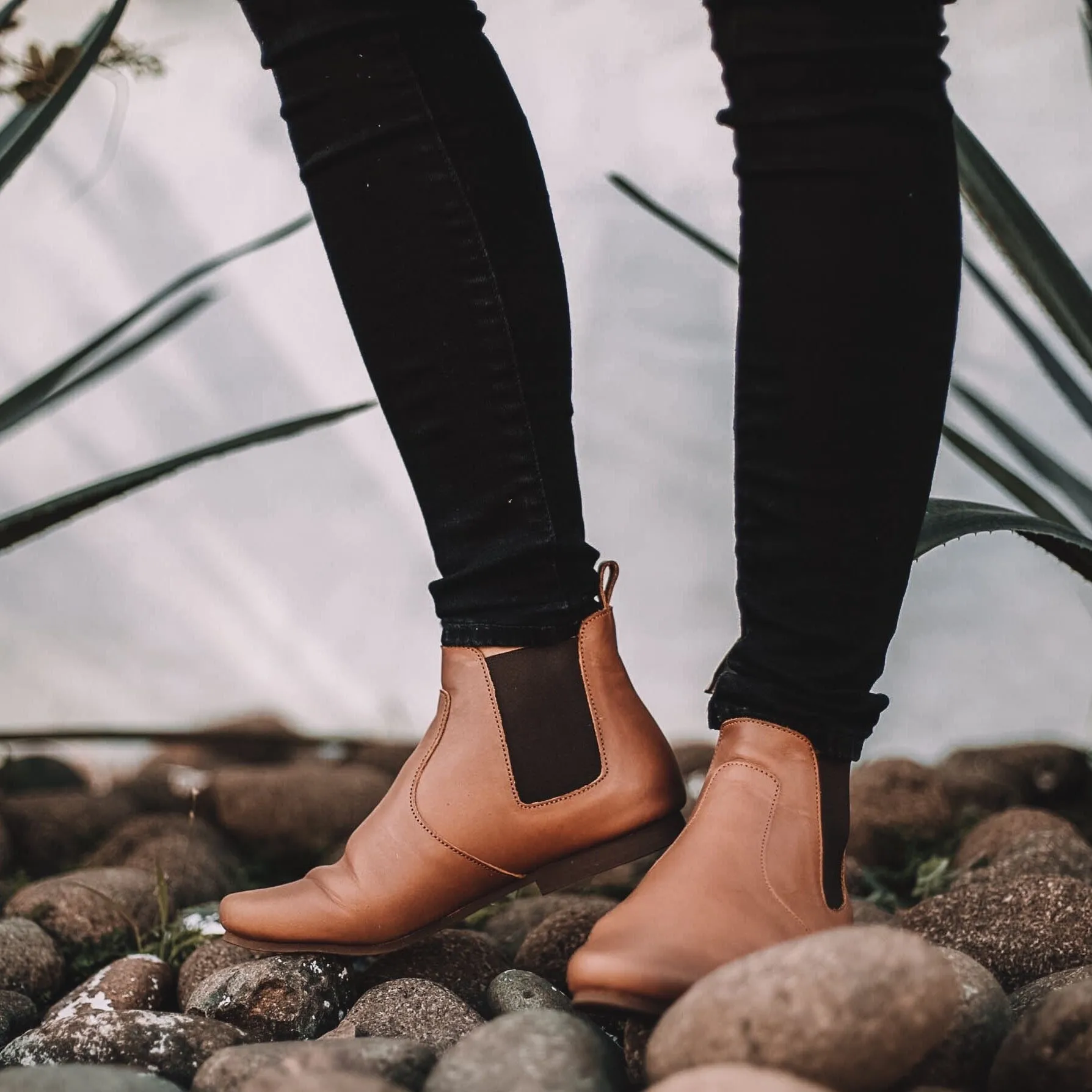 SECONDS 2021 Version - Viajero Chelsea Boot {Women's Leather Boots}