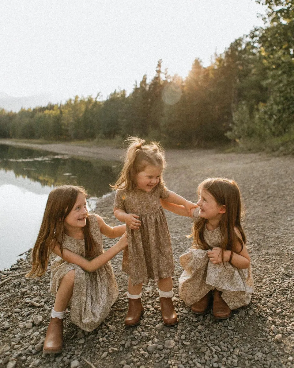 SECONDS Viajero Chelsea Boot {Children's Leather Boots}