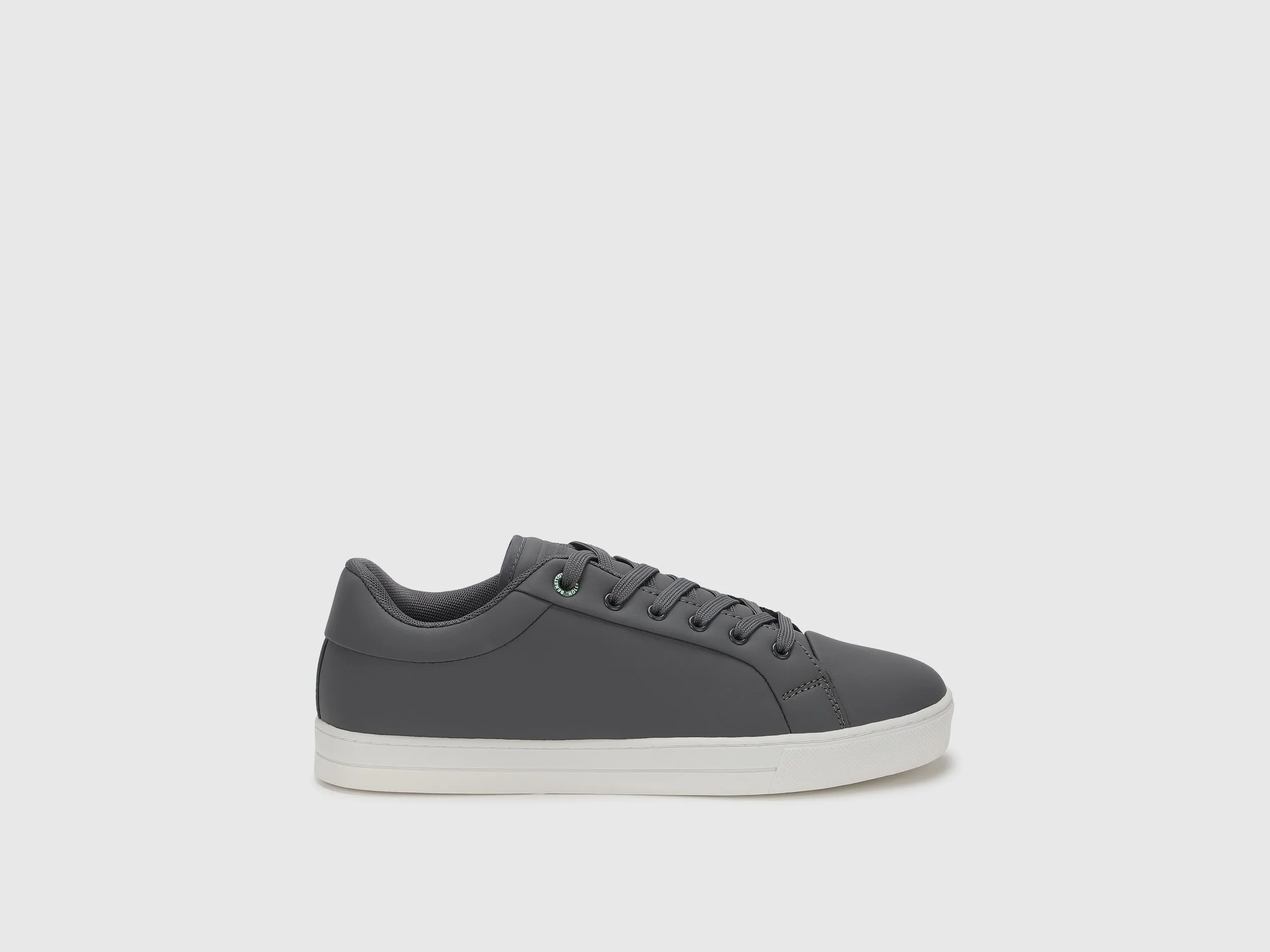 Solid Pattern Casual Sneakers