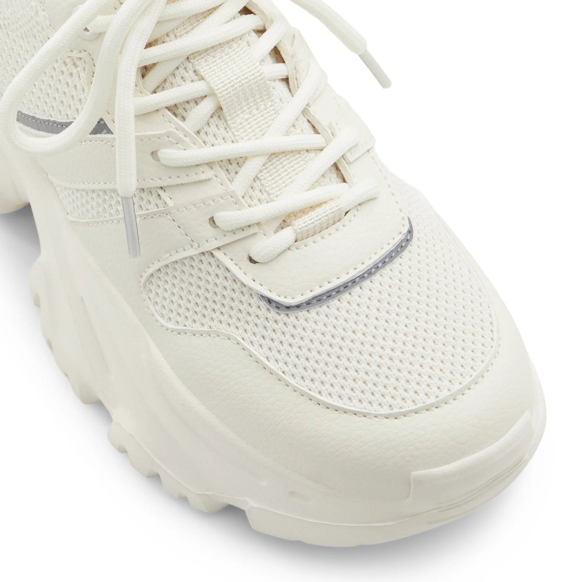 Symone / Sneakers