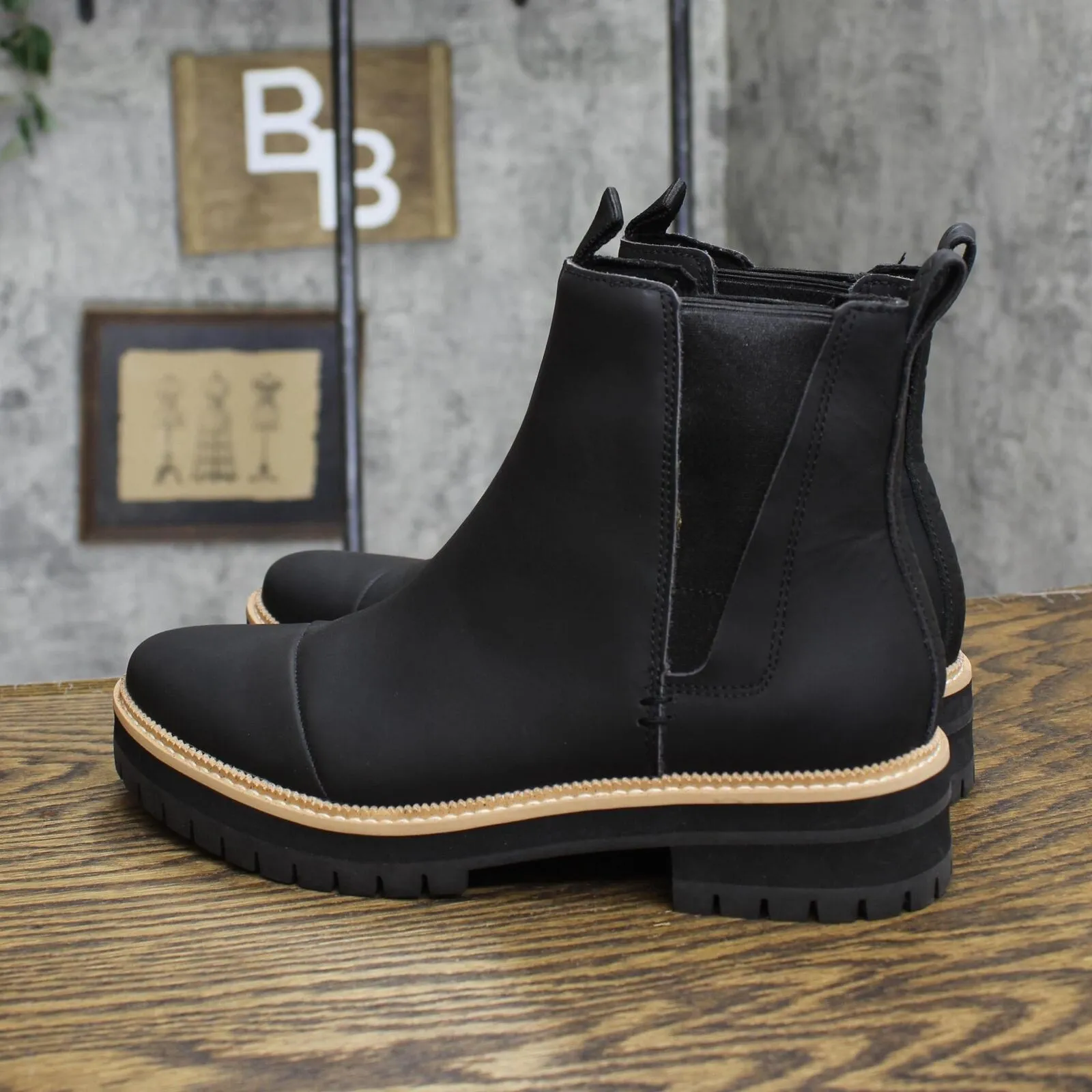 Toms Women's Dakota Chelsea Boot 10016845 Black 7.5M
