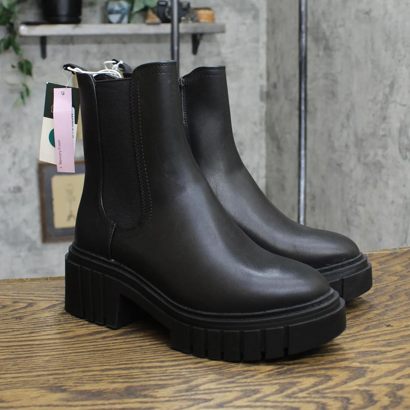 Wild Fable Women's Sterling Chelsea Boots 88075611
